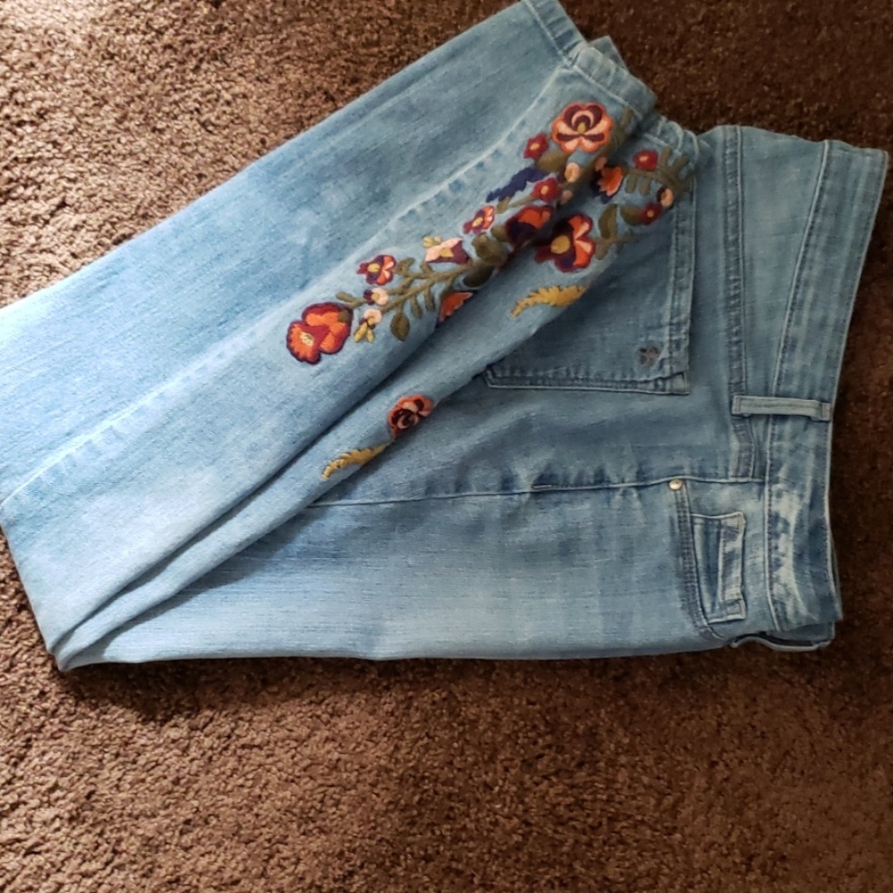 .jeans...Jessica Simpson boot cut Jeans Size 29